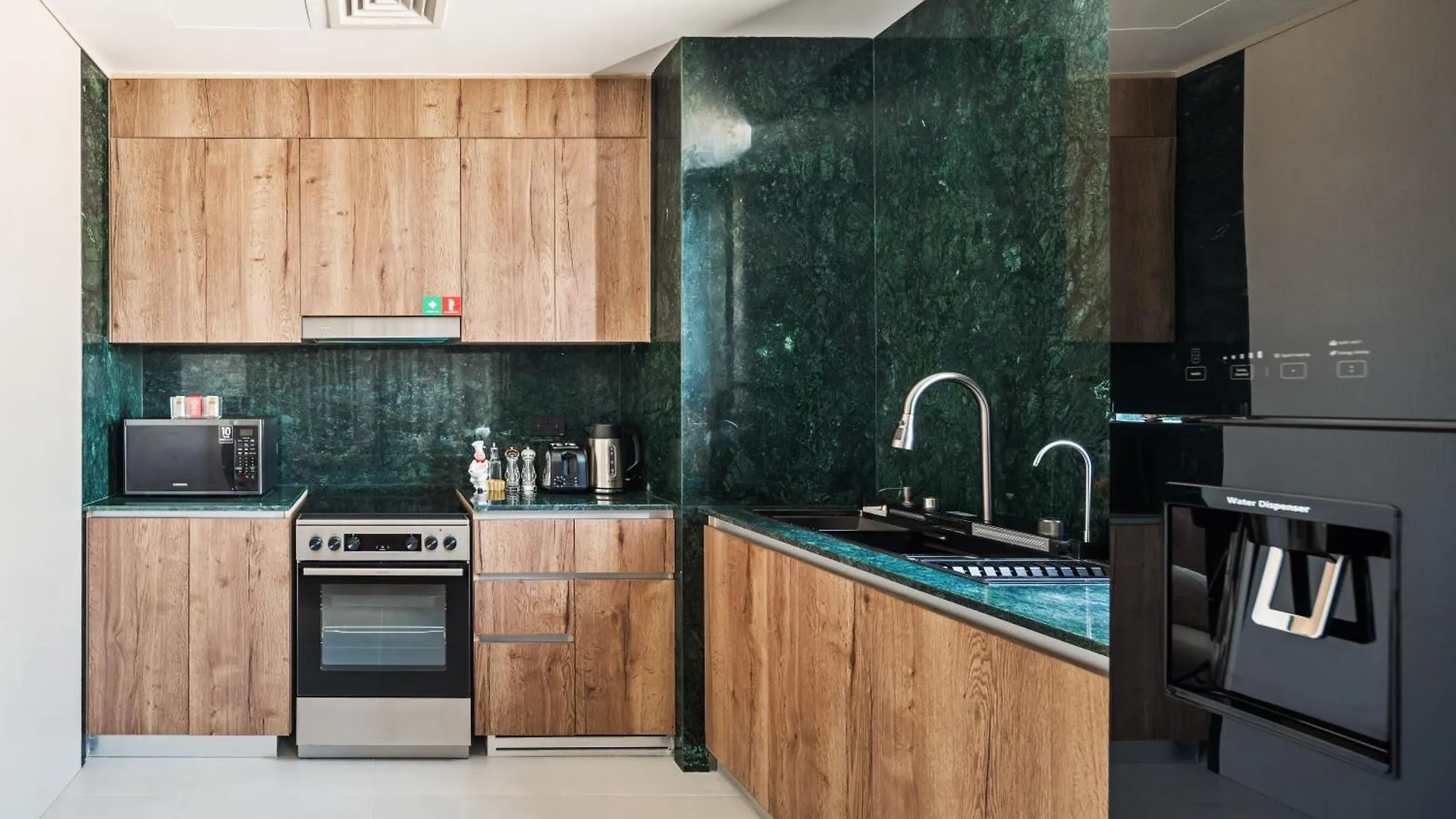 Family Friendly Luxurious Waterfront Apartment - By Dustay Dubai 0*,  United Arab Emirates