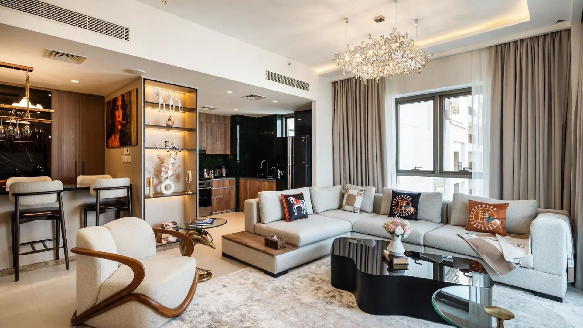 Family Friendly Luxurious Waterfront Apartment - By Dustay Dubai