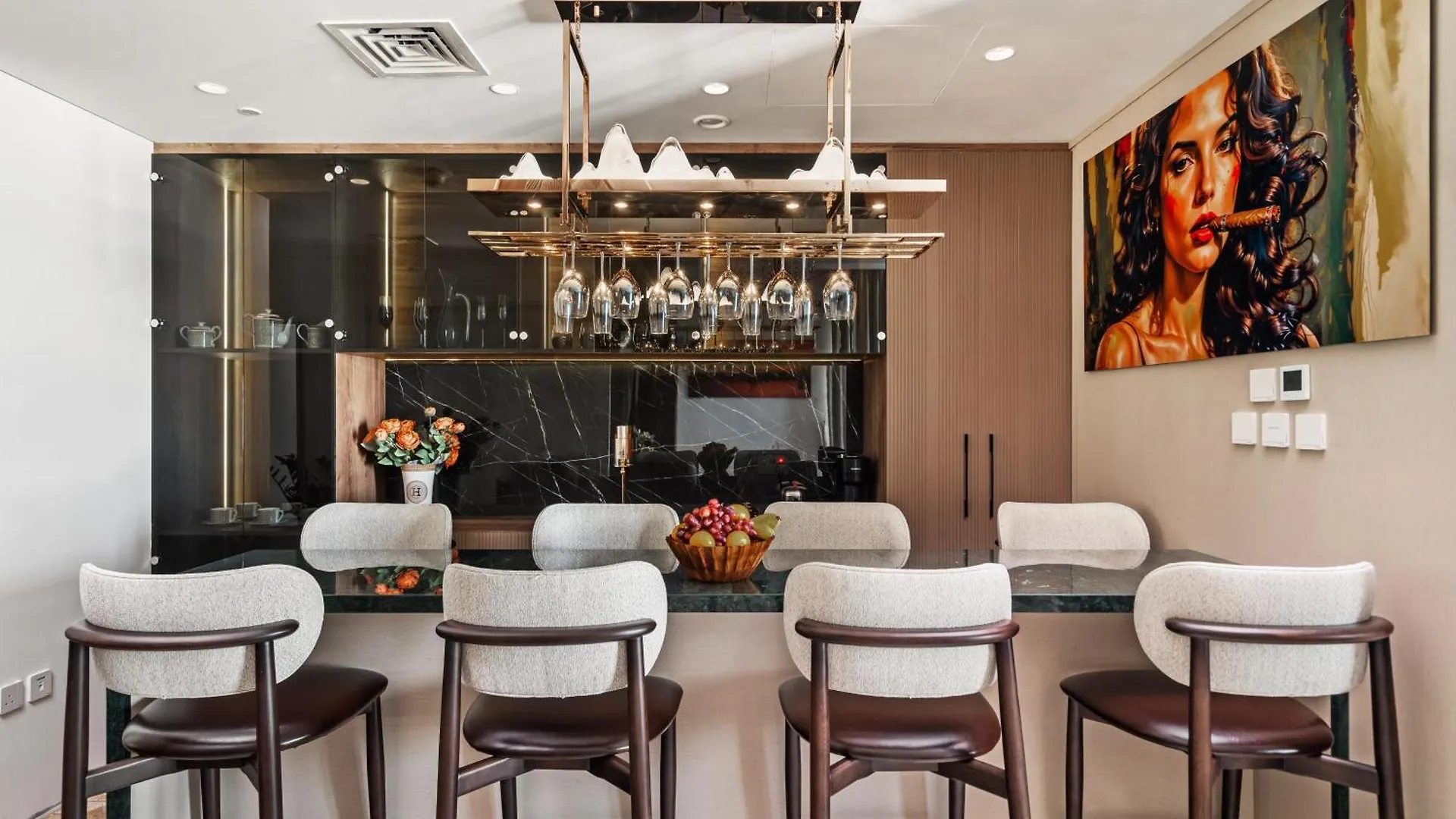 Family Friendly Luxurious Waterfront Apartment - By Dustay Dubai